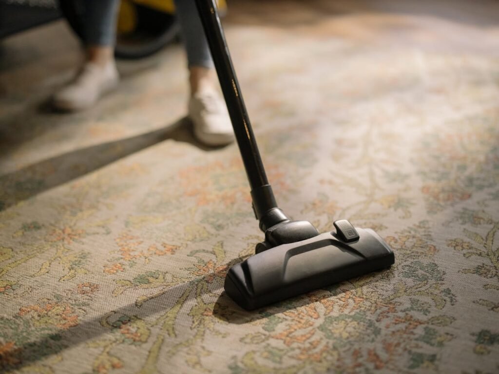 How to Clean Carpet Without Machine: Home Cleaning Tips